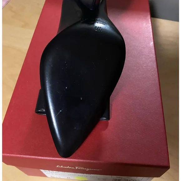 Brand new Salvatore Ferragamo Viva Heel - Picture 4 of 5